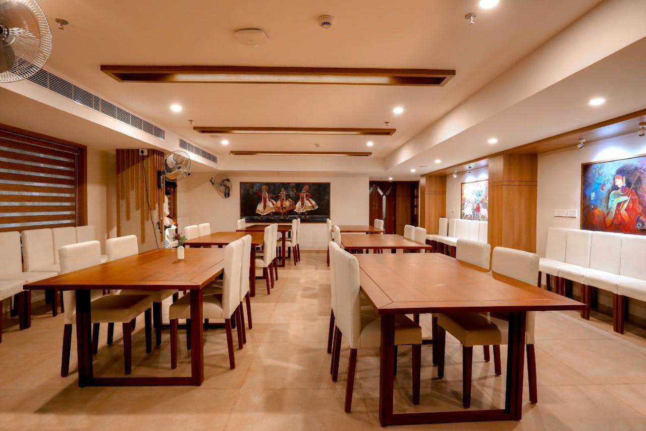 Hotel Krishnavalsam Regency Guruvāyūr Zewnętrze zdjęcie