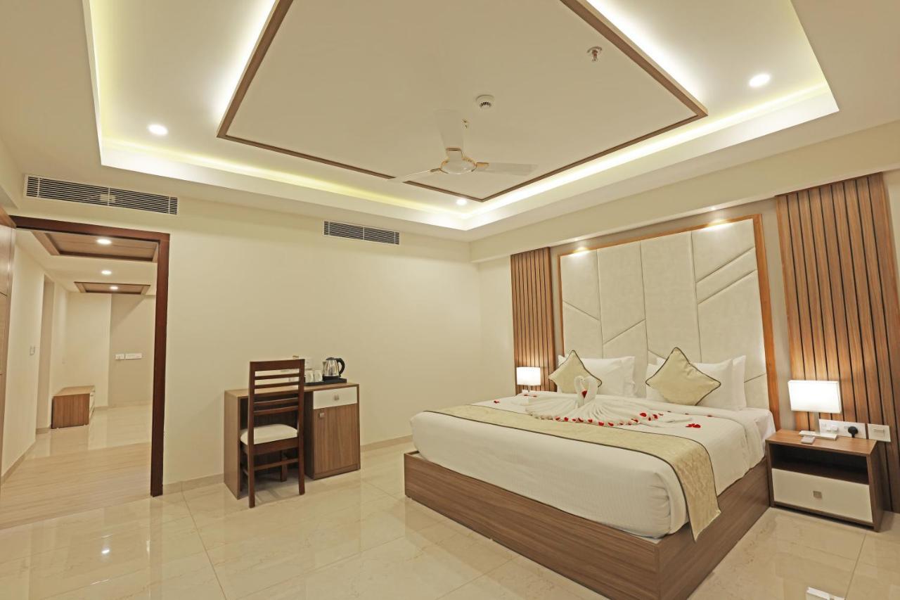 Hotel Krishnavalsam Regency Guruvāyūr Zewnętrze zdjęcie